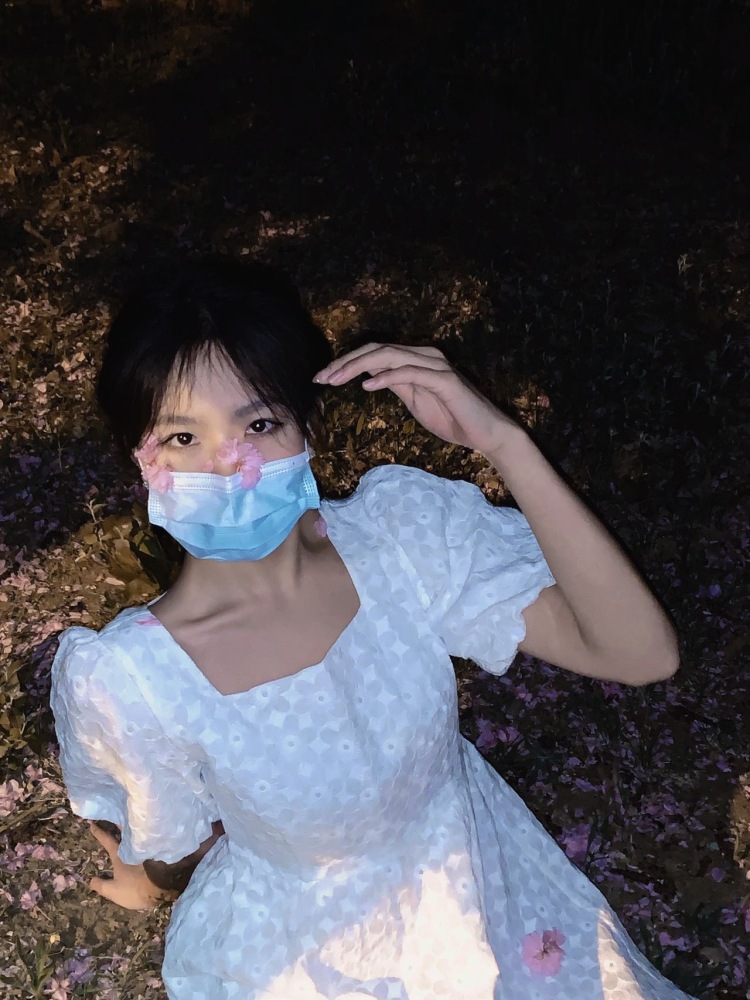 易无-山东省·烟台市·莱山区-抖音-热爱舞蹈 喜欢运动 身材比例协调 想拍买家秀 会一些p图技巧 喜欢拍照