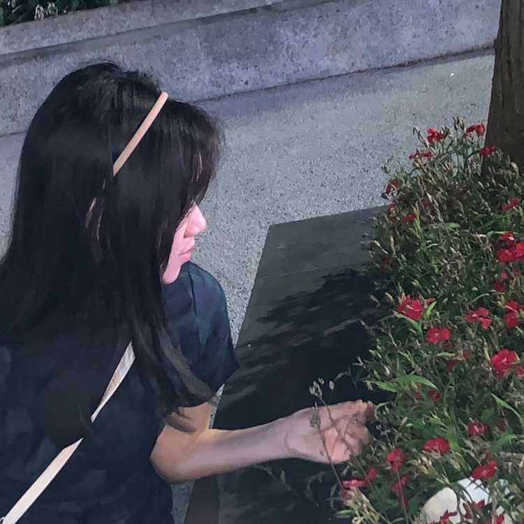 刘刘刘-湖南省·长沙市·雨花区-某红薯-接寄拍 风格不限 (除情趣)价格可商量身高166体重98 为了赚到零花钱