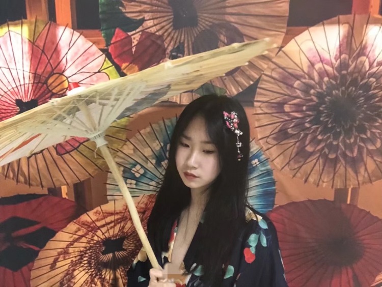 刘刘刘-湖南省·长沙市·雨花区-某红薯-接寄拍 风格不限 (除情趣)价格可商量身高166体重98 为了赚到零花钱