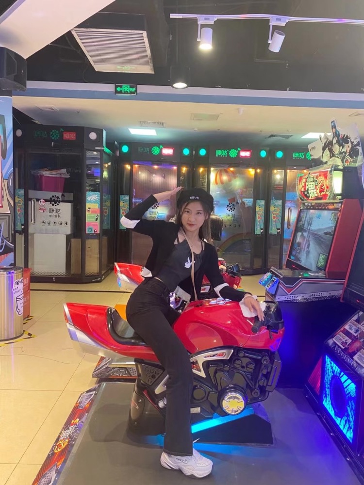 自然醒.🧸-北京市·北京市·密云区--时间自由随时接单 风格多变
身高160体重898
喜欢拍照会p图 精修
接网拍寄拍模特 ,淘宝买家秀