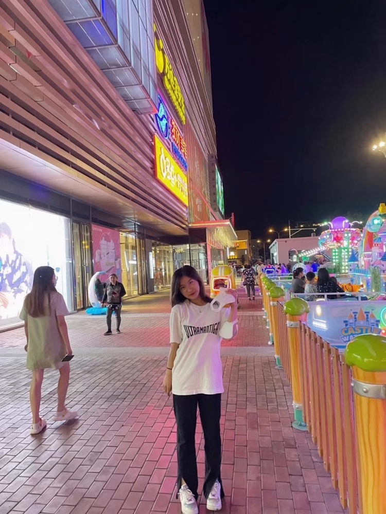 自然醒.🧸-北京市·北京市·密云区--时间自由随时接单 风格多变
身高160体重898
喜欢拍照会p图 精修
接网拍寄拍模特 ,淘宝买家秀