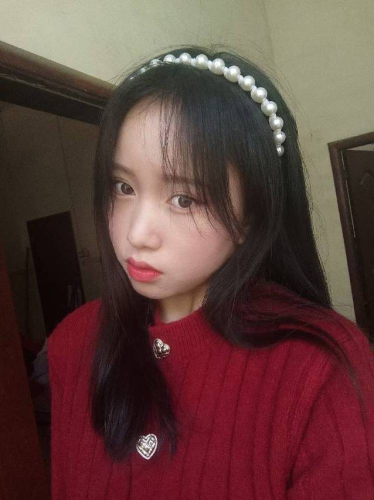 小岑岑☁️-贵州省·安顺市·西秀区-快手-喜欢拍照
身高159
体重82
可接买家秀,洛丽塔,西装,jk,各种服饰,和各种穿戴品,包包,项链等,时间充裕。