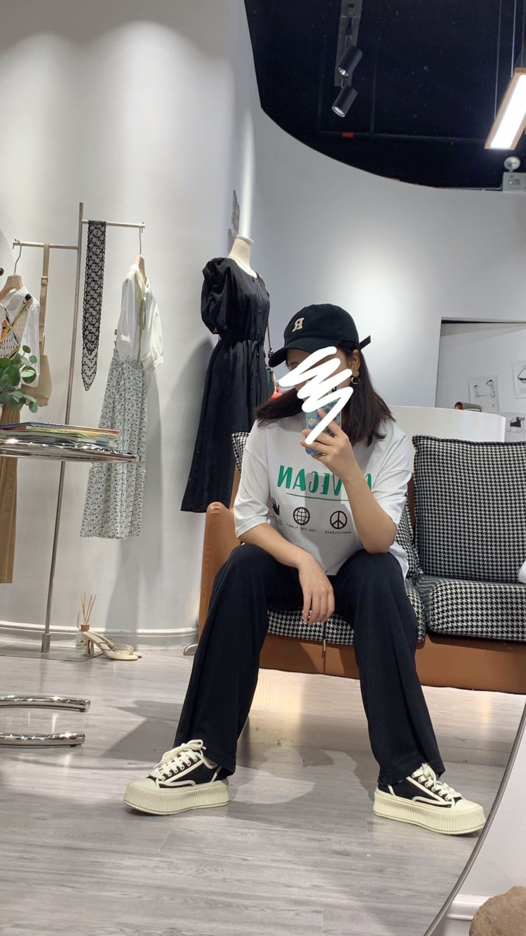星星-福建省·厦门市·同安区--158/108。素人接拍,会拍照,会p图,有服装导购经验。在线接单,饰品、衣服都可以