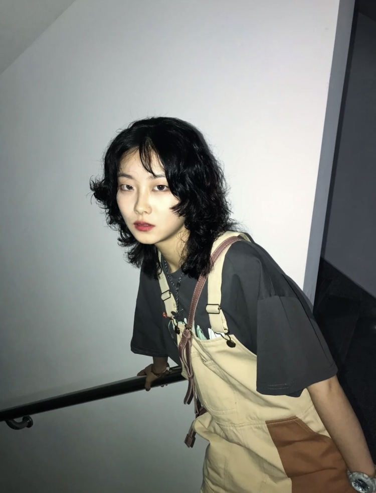 顾飞同学-辽宁省·丹东市·元宝区-抖音-接女装寄拍，买家秀，短视频种草，平面模特。可轻松驾驭多种风格
