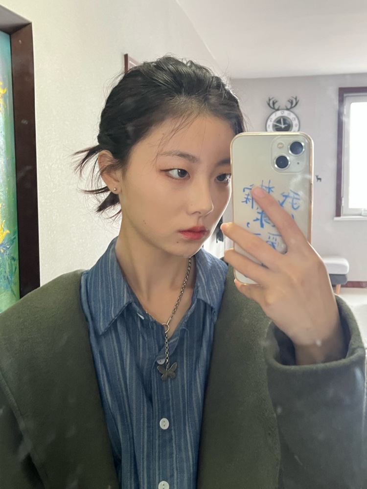 顾飞同学-辽宁省·丹东市·元宝区-抖音-接女装寄拍，买家秀，短视频种草，平面模特。可轻松驾驭多种风格