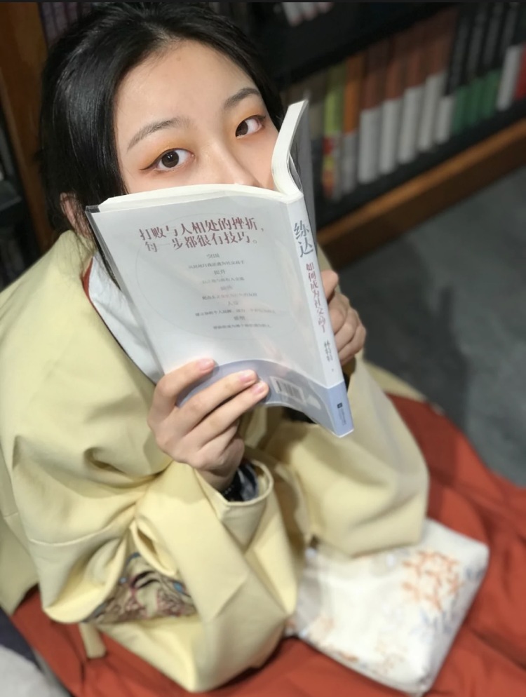 顾飞同学-辽宁省·丹东市·元宝区-抖音-接女装寄拍，买家秀，短视频种草，平面模特。可轻松驾驭多种风格