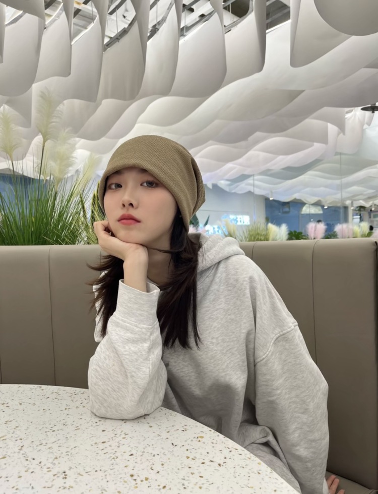 顾飞同学-辽宁省·丹东市·元宝区-抖音-接女装寄拍，买家秀，短视频种草，平面模特。可轻松驾驭多种风格