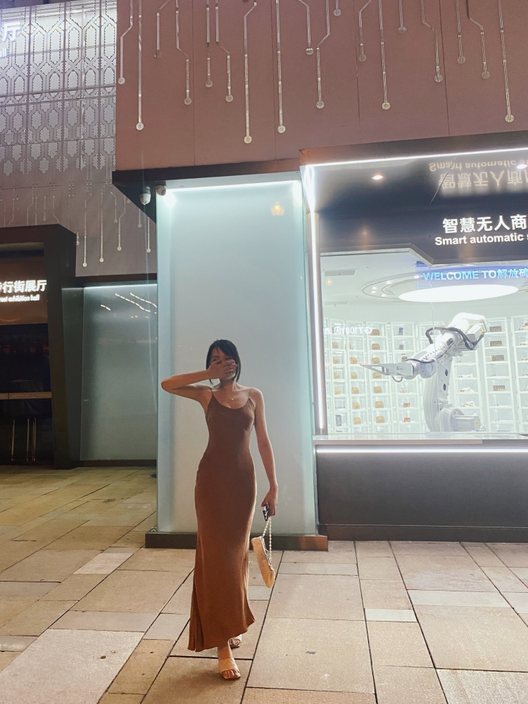 Cr0_0~-重庆市·重庆市·南岸区--美术生 审美在线! 喜欢化妆穿搭拍照,会p图 ,风格多样。可接服装 鞋子 美妆 配饰之类的寄拍 时间充裕~
身高167 体重96-97