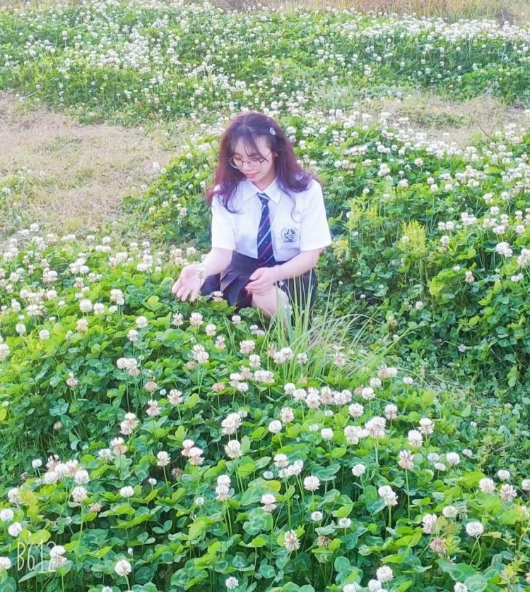 洛ຼ熙້໌ᮨ-湖南省·长沙市·雨花区--素人,喜欢拍照📸,会p图
身高150,体重80
本人适合甜美风格