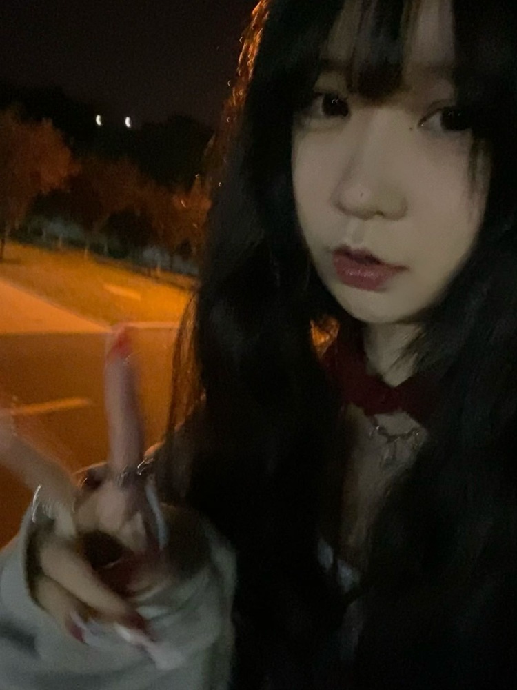 不困-辽宁省·大连市·金州区--抖音粉丝1000+，固定浏览量1w左右，165，110斤左右，接寄拍，可发抖音等app上