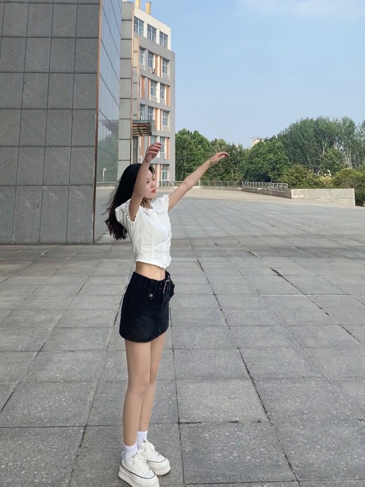 蓝🌸莓-河南省·郑州市·二七区-抖音,某红薯,快手-身高162体重44
会拍照📷热爱生活,认真工作
在校大学生,期望于您合作