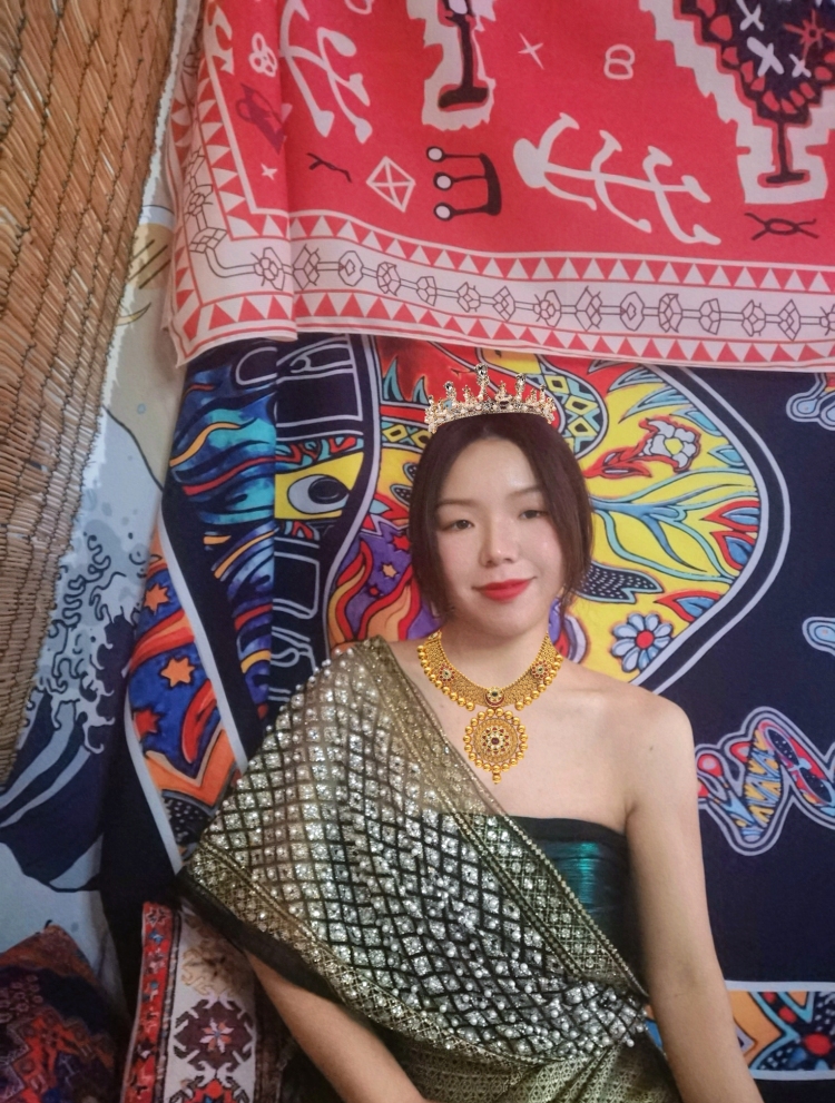 特奥陶-湖南省·长沙市·芙蓉区-抖音,微博,某红薯-我身高156,体重48kg,梨形身材,可以尝试各种风格,喜欢拍照和修图,可以拍买家秀,有需要的可以滴滴我呦~