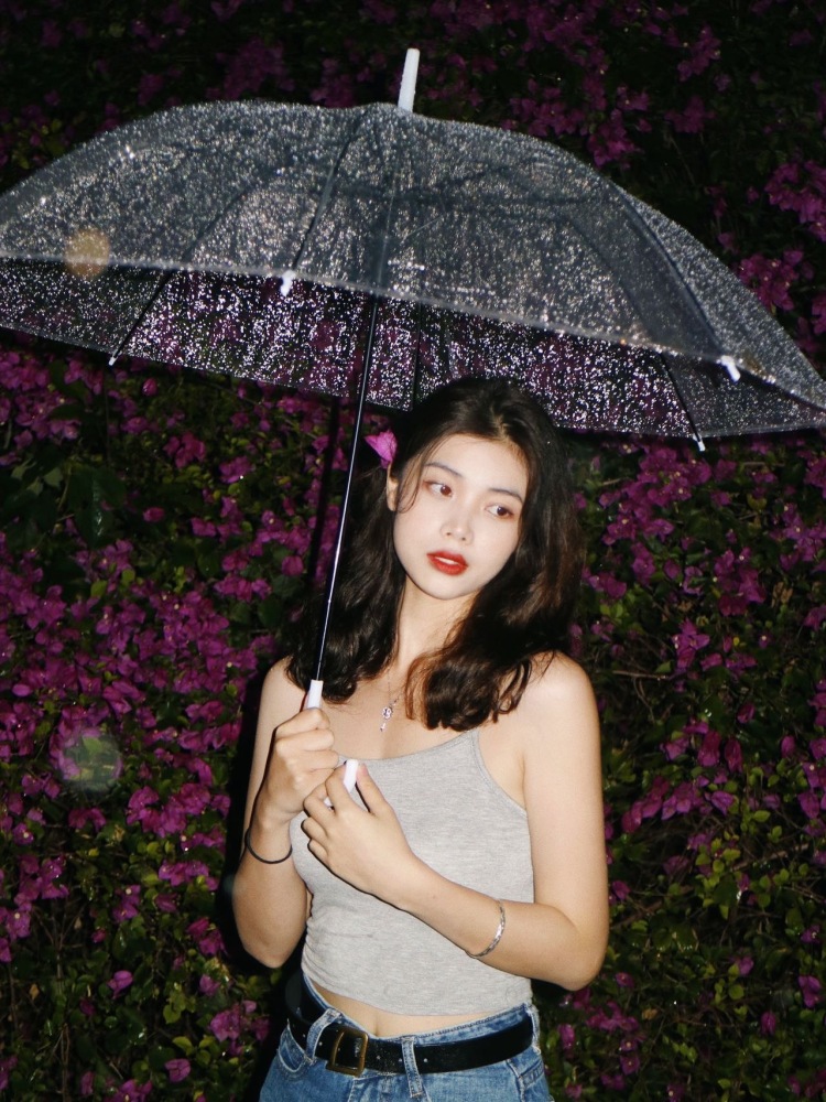 Cynthia🌼-广西壮族自治区·桂林市·象山区--接寄拍,服装包包饰品家用物品都🉑️,平时爱穿搭探店拍照,会修图,出图快,费用可协商