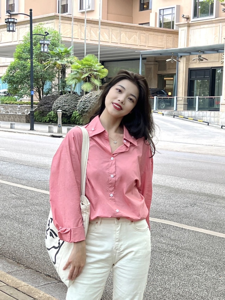 Cynthia🌼-广西壮族自治区·桂林市·象山区--接寄拍，服装包包饰品家用物品都🉑️，平时爱穿搭探店拍照，会修图，出图快，费用可协商