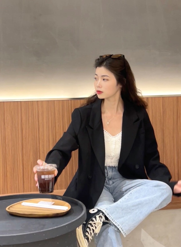 Cynthia🌼-广西壮族自治区·桂林市·象山区--接寄拍,服装包包饰品家用物品都🉑️,平时爱穿搭探店拍照,会修图,出图快,费用可协商