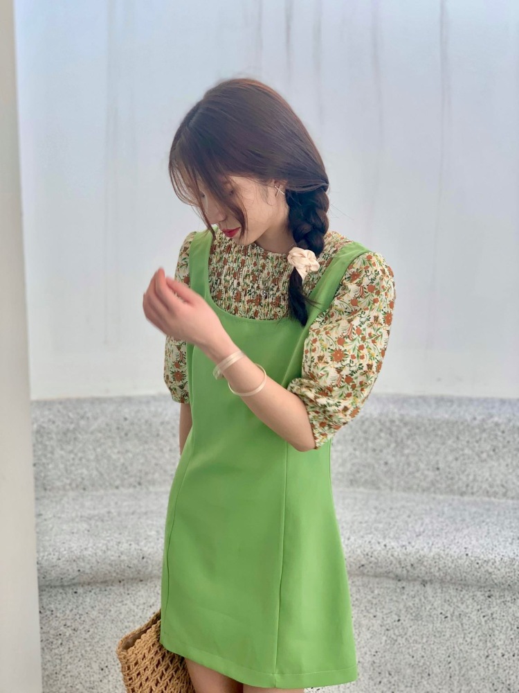 阿琼琼-福建省·厦门市·湖里区--适合韩系少女风  连衣裙  短上衣  
身高160   体重42公斤