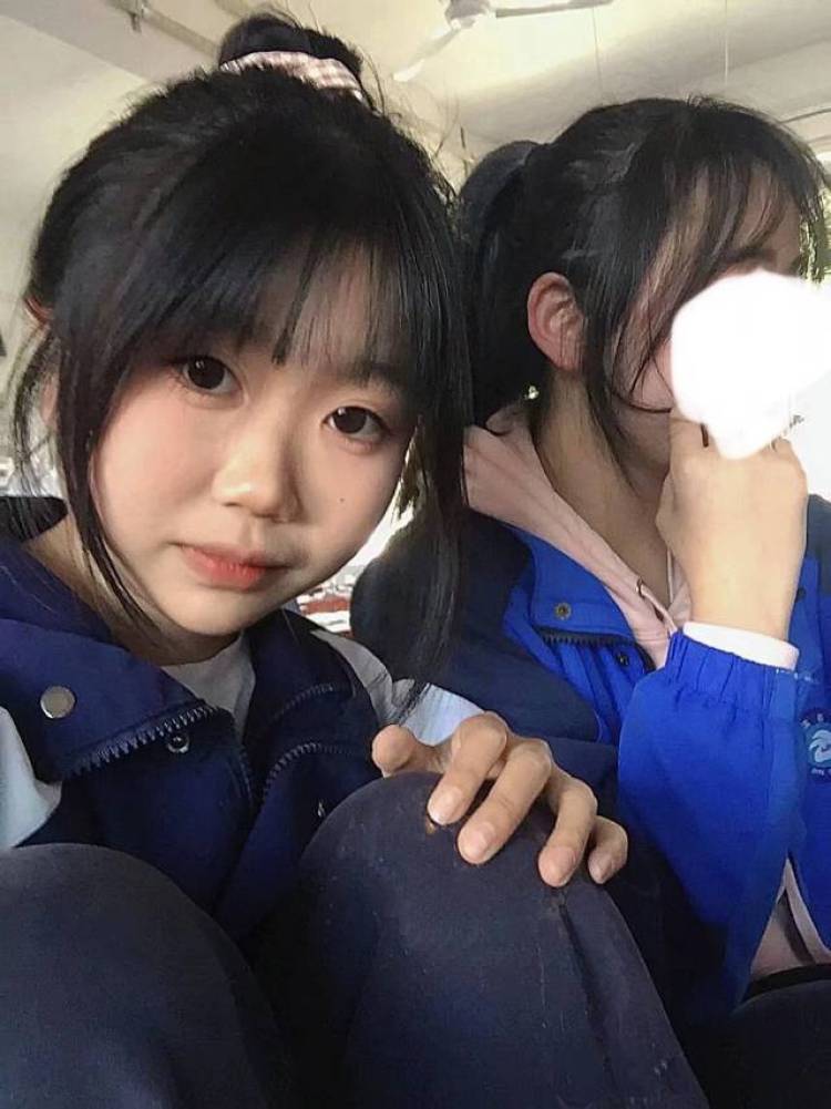 Meet.-陕西省·安康市·汉滨区-快手-身高155 体重36kg 脚36码 主要接清纯少女风校园、日系、cos、汉服