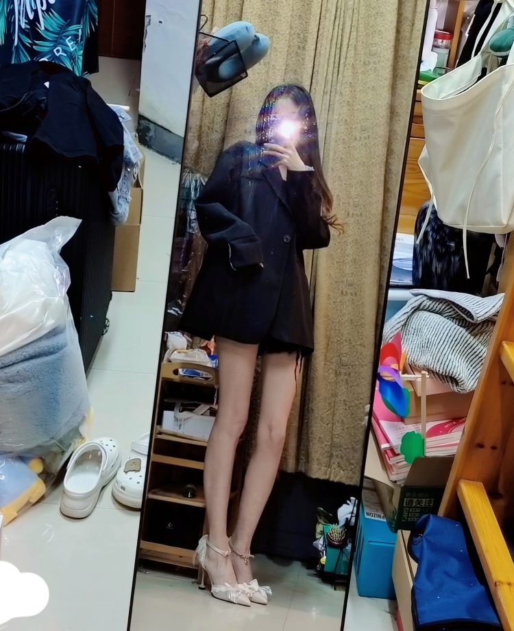 palpitate-浙江省·嘉兴市·南湖区--本人可接寄拍，线下拍。衣服，包包，丝袜手饰，鞋子均可接。也可免拍。