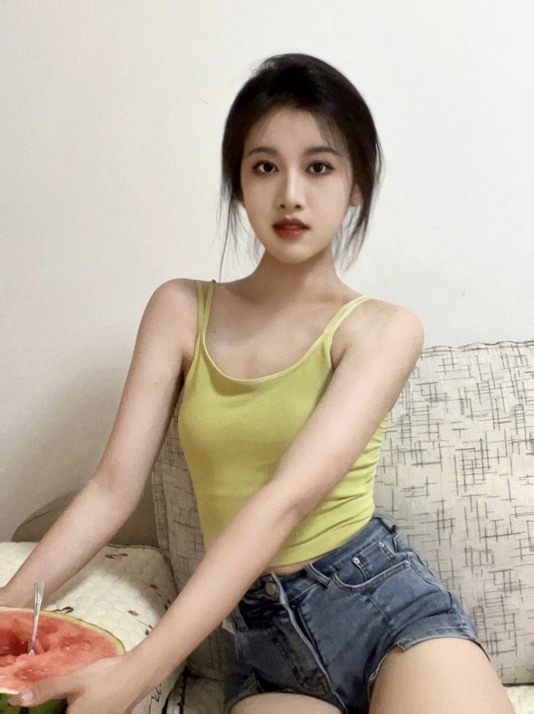 charony.-江苏省·泰州市·兴化市--可接寄拍 买家秀 服装饰品等 身高165cm 体重46kg 会p图修图 商家快来找我吧