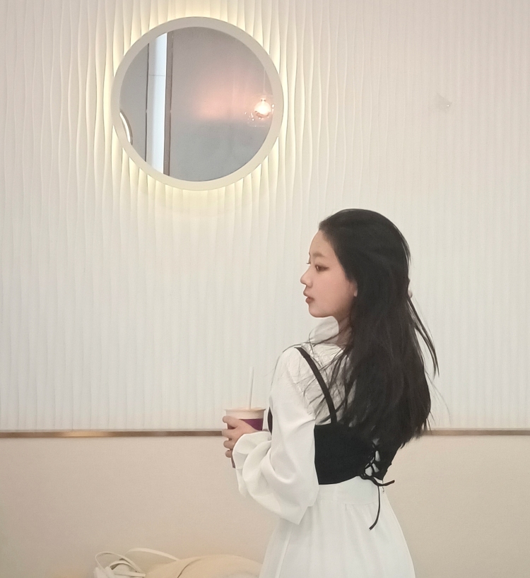 紫Yao_-北京市·北京市·丰台区-抖音 某红薯-158 102微胖小个子 会拍照会修图 在某音和某薯有粉丝基础