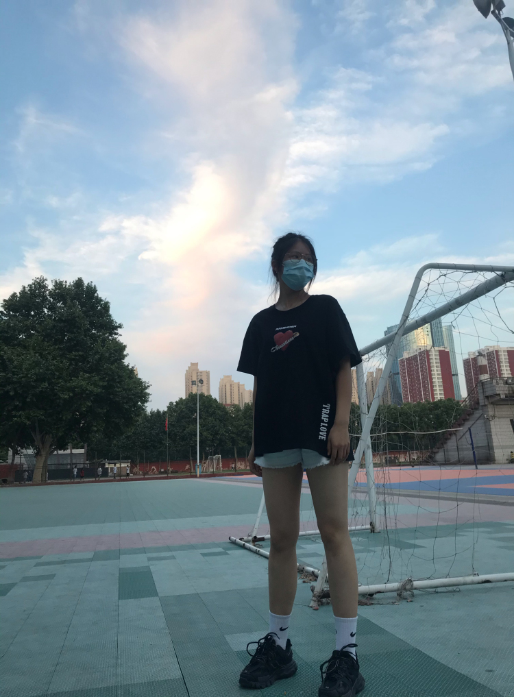 Xin1-湖北省·荆门市·掇刀区-抖音 -喜欢唱歌 拍照 会修图 想接寄拍 (衣服,帽子,首饰,鞋等)
