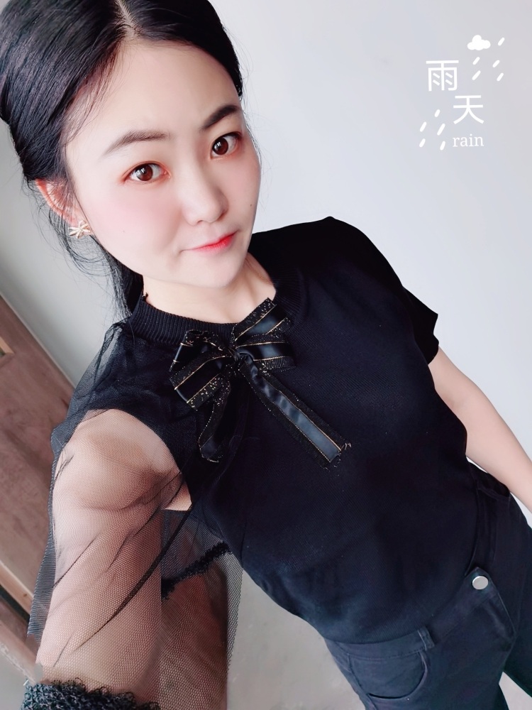Zoey-北京市·北京市·昌平区--之前做了一年多买家秀,因为工作原因实在没有时间出去拍照片,就搁浅了,但是一直很喜欢做网拍,还是因为喜欢拍照,做的很开心,现在又恢复了时间自由,所以还想继续做网拍。每一个单都用心拍照,修图,把自己认为最