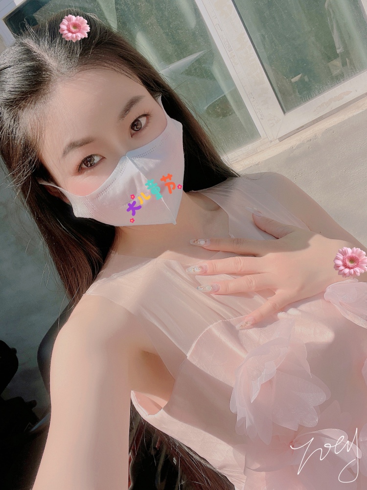 Zoey-北京市·北京市·昌平区--之前做了一年多买家秀,因为工作原因实在没有时间出去拍照片,就搁浅了,但是一直很喜欢做网拍,还是因为喜欢拍照,做的很开心,现在又恢复了时间自由,所以还想继续做网拍。每一个单都用心拍照,修图,把自己认为最
