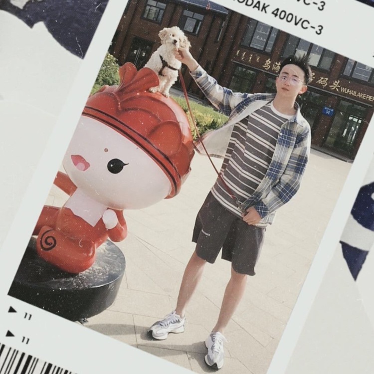 1-内蒙古自治区·乌海市·海勃湾区--接寄拍，身高185，体重135，天生皮肤白净，刚刚毕业工作之余时间充足