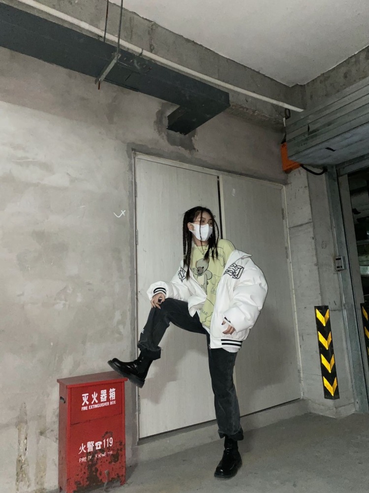林黛玉-河北省·石家庄市·桥西区--可种草测评
可接寄拍 tb pdd适合各种风格
会p图 会拍照 审美好
身高167 体重49kg