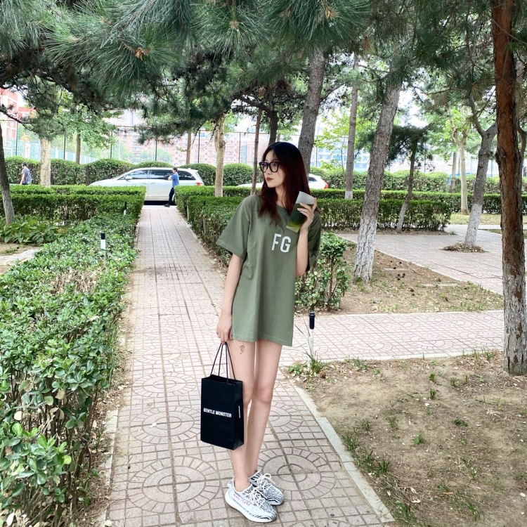 找找一一-北京市·北京市·房山区-微博 抖音 某红薯 得物-身高172 体重48kg 20岁 北京
接买家秀 某红薯推广  穿搭美妆都可 
有博主经验