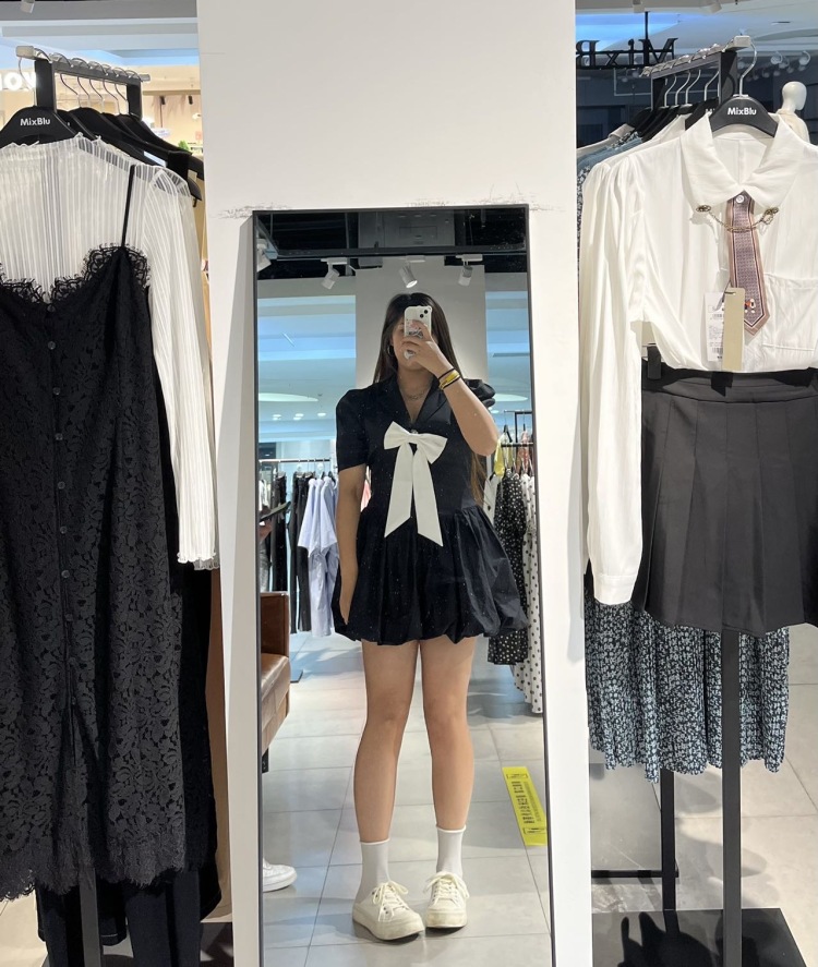 Anonymous-湖北省·宜昌市·秭归县--接寄拍 买家秀 服饰 包包 鞋子 美妆都可以
本人日常喜欢拍照和化妆 身高167 体重135
