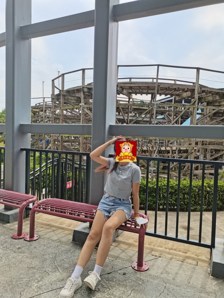 Anonymous-湖北省·宜昌市·秭归县--接寄拍 买家秀 服饰 包包 鞋子 美妆都可以
本人日常喜欢拍照和化妆 身高167 体重135