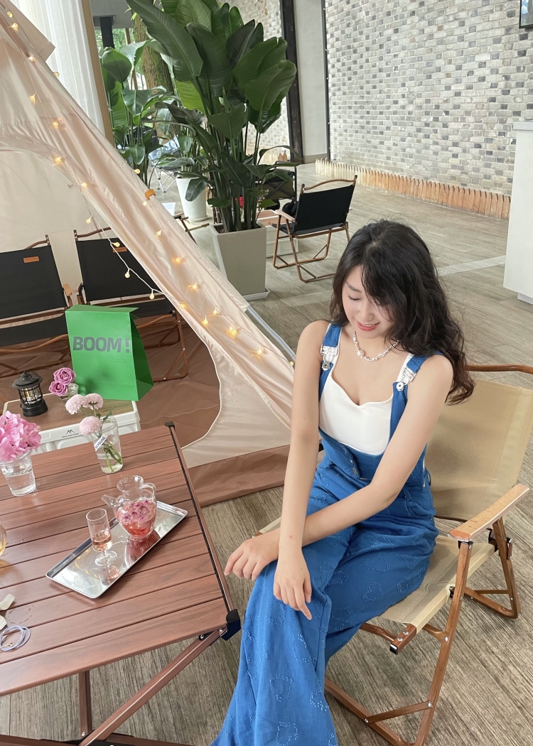 叶佳佳-浙江省·金华市·婺城区--接寄拍,接探店,喜欢拍照,出图快,会自己修图,身高165cm 体重100kg