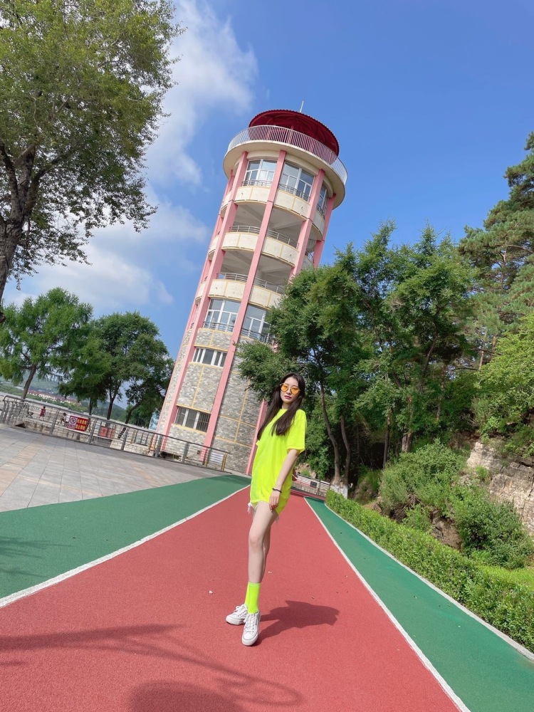 🦄-黑龙江省·佳木斯市·桦南县--可接帽子,服装,项链,手饰,鞋子,护肤品,化妆品,包包等寄拍 身高163cm 体重53kg 会p图, 照片均是本人 价格低低喔 商家快来找我叭!
艺名:小小
年龄:22
身高:163CM
体重:53