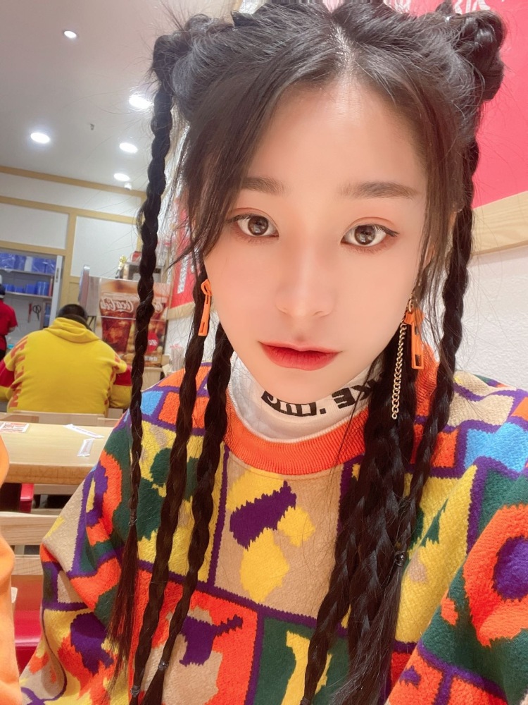 🦄-黑龙江省·佳木斯市·桦南县--可接帽子,服装,项链,手饰,鞋子,护肤品,化妆品,包包等寄拍 身高163cm 体重53kg 会p图, 照片均是本人 价格低低喔 商家快来找我叭!
艺名:小小
年龄:22
身高:163CM
体重:53