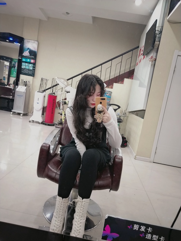 🦄-黑龙江省·佳木斯市·桦南县--可接帽子,服装,项链,手饰,鞋子,护肤品,化妆品,包包等寄拍 身高163cm 体重53kg 会p图, 照片均是本人 价格低低喔 商家快来找我叭!
艺名:小小
年龄:22
身高:163CM
体重:53
