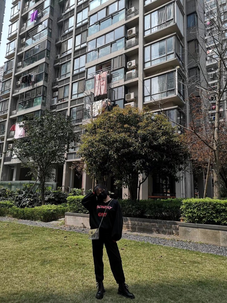 一口雀黄苏-浙江省·温州市·苍南县--拍照 p图 平面模特
饰品 衣服 假发 都可 价钱可以商定哦