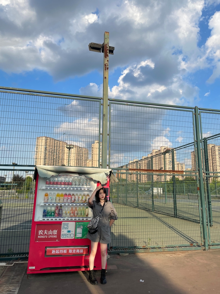 一口雀黄苏-浙江省·温州市·苍南县--拍照 p图 平面模特
饰品 衣服 假发 都可 价钱可以商定哦