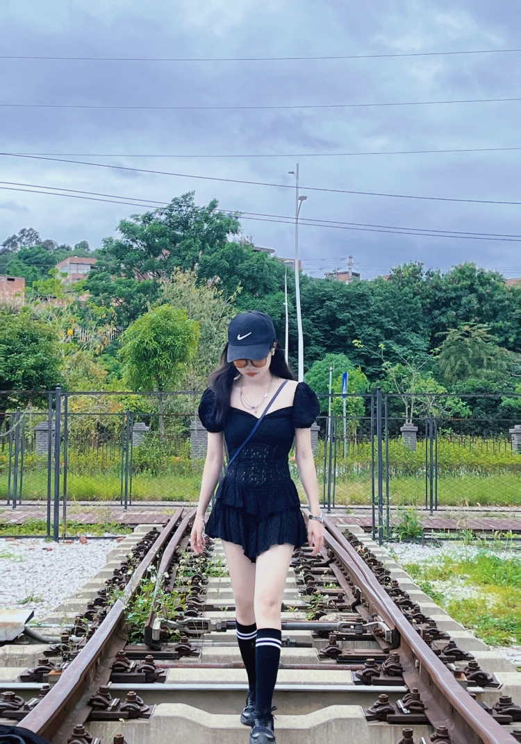 叫旺财好养-广西壮族自治区·南宁市·邕宁区-抖音微博快手-本人一米五五,素人,接单寄拍,风格多变,类型多变,目前只接受寄拍。