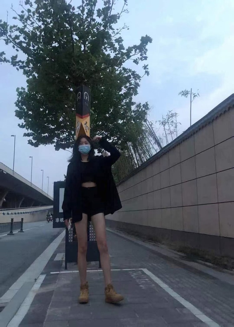 小赵不爱洗头🥴-河南省·郑州市·金水区-抖音-大家好!
接寄拍,买家秀、衣服、裙子、鞋子、包包、饰品等,多种风格都可尝试,认真,负责,耐心,态度好,有审美,会P图
年龄:19
身高:170cm
体重:46.2KG