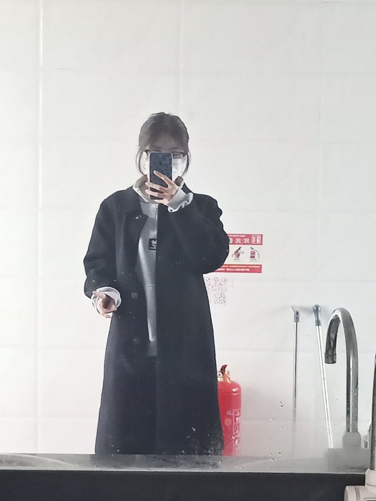 鱼没有脚-河南省·新乡市·长垣市-百家号 微博 抖音-接寄拍，擅长修图，短视频制作，本人穿衣风格多样，也期待下一个风格的自己，也可手模，拒绝无聊。
身高160体重92。
期待与您合作！