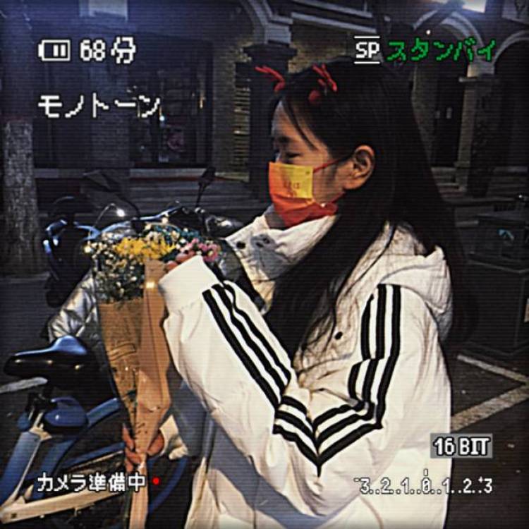 郑艳^O^-河南省·新乡市·红旗区--身高168体重50，接单可以是衣服鞋子饰品帽子还有零碎的东西⊙∀⊙！接寄拍