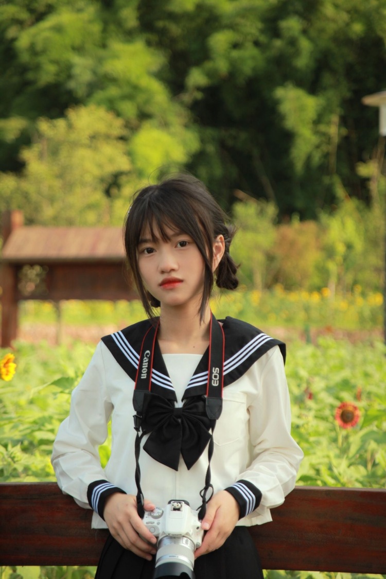 远山-四川省·广安市·岳池县-抖音 快手-准大一新生 ,身高158 体重40.5kg ,喜欢JK制服和汉服,眼睛好看,腿细,所以也可以接美瞳 和袜子等,此外我也有专业设备拍摄照片,后期也可以自己做,因为是新手,所以价格要求不高 商家大大快看看