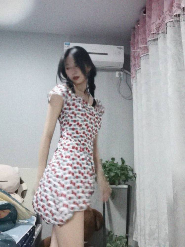 劝你不要太嚣张女士-山东省·淄博市·桓台县--我是山东的，身高170体重100斤最近在减肥，长得还不错，身材也还行，不过有点梨形，但是看不出来，港风法式更适合，但是可塑性很高，拍摄技术还可以，有时间拍摄