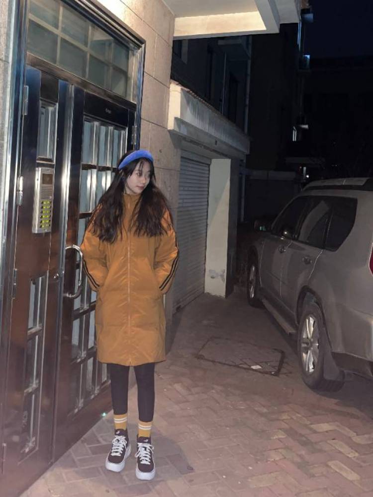 劝你不要太嚣张女士-山东省·淄博市·桓台县--我是山东的，身高170体重100斤最近在减肥，长得还不错，身材也还行，不过有点梨形，但是看不出来，港风法式更适合，但是可塑性很高，拍摄技术还可以，有时间拍摄