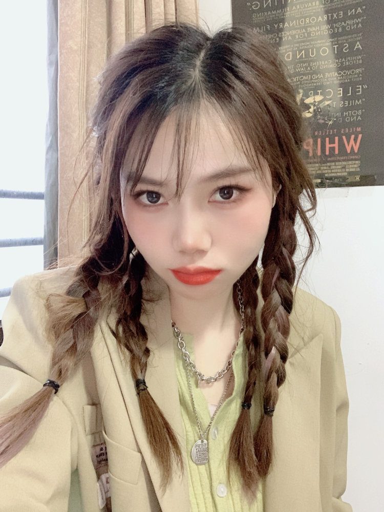 Yuki-浙江省·杭州市·余杭区-抖音 | 某红薯-有抖音美妆号和小红薯种草号
擅长和喜欢拍照P图、拍短视频、剪辑短视频
可以接种草测评、服装穿搭、服装/饰品寄拍等
个人比较适合甜美可爱、温柔日系、甜酷风格
有单子的欢迎咨询合作~期待