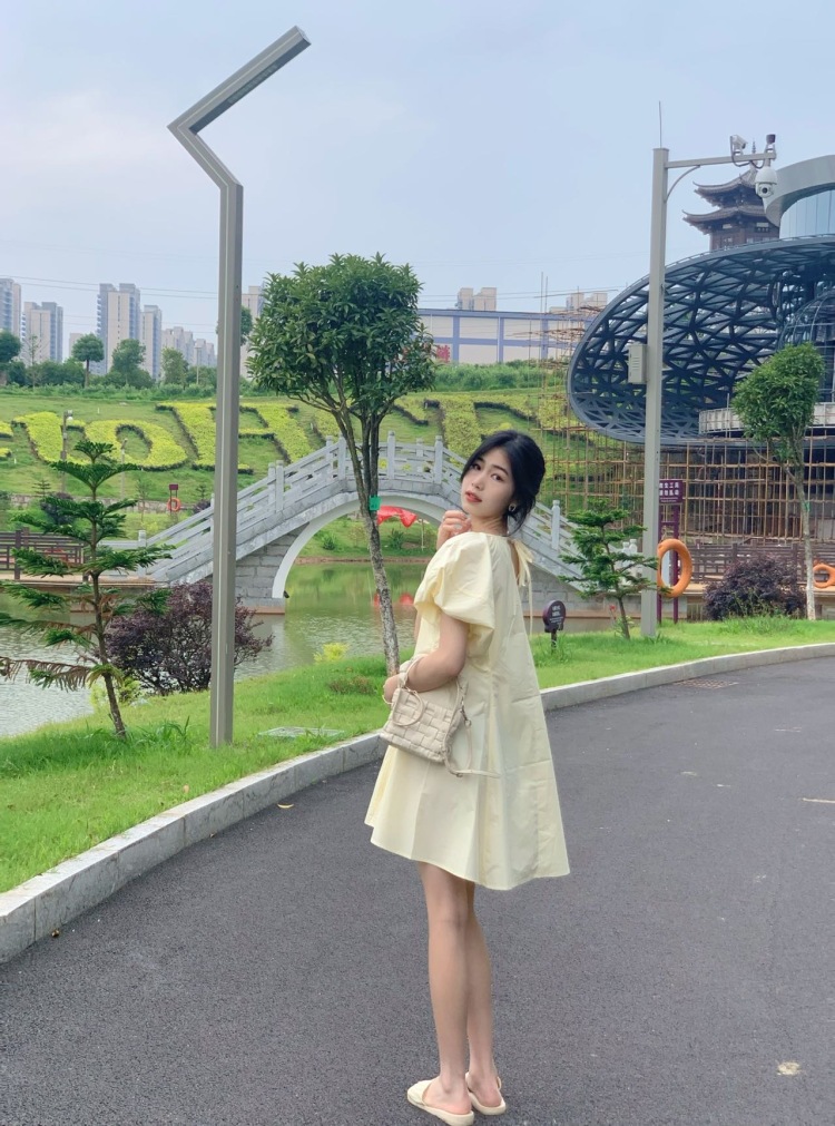 蒲思思-湖南省·长沙市·望城区--身高170 ，体重100 ；
有做过寄拍 可以接受多种风格 想多往寄拍送拍这方面发展