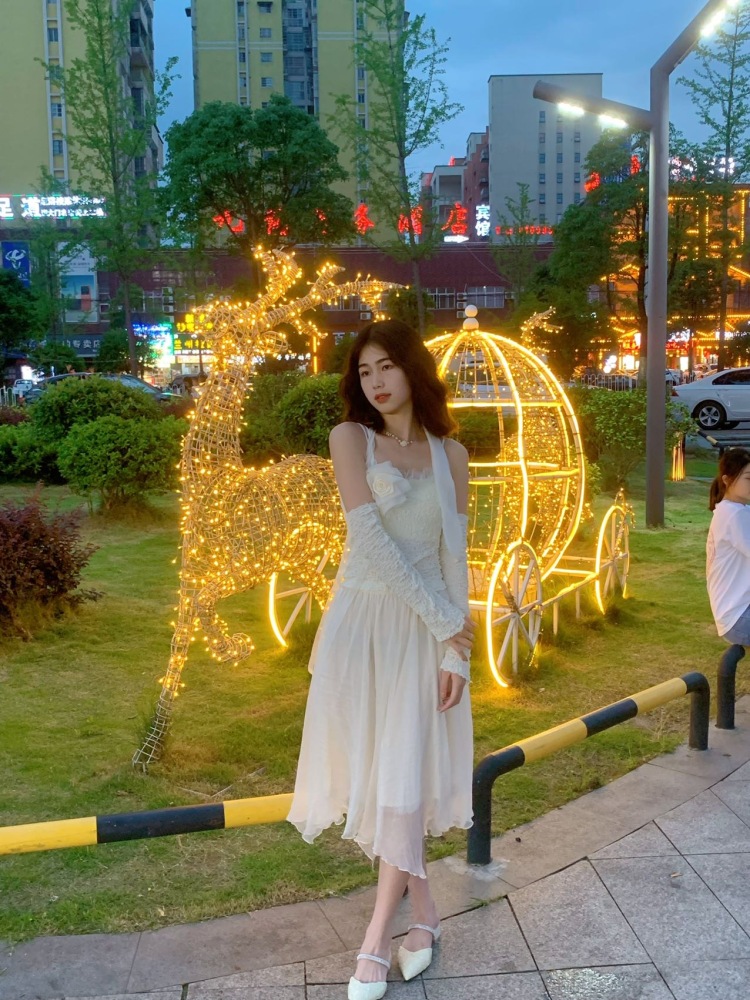 蒲思思-湖南省·长沙市·望城区--身高170 ，体重100 ；
有做过寄拍 可以接受多种风格 想多往寄拍送拍这方面发展