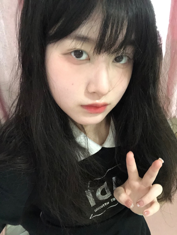 橙子-福建省·宁德市·福安市-某红薯-美术生 专业画画 很会拍照
身高168 体重49
希望接一写买家秀的单子 寄拍啥的
可以接衣服包包鞋子首饰等等
某红薯种草推荐