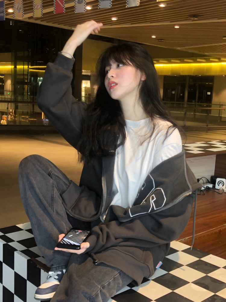 橙子-福建省·宁德市·福安市-某红薯-美术生 专业画画 很会拍照
身高168 体重49
希望接一写买家秀的单子 寄拍啥的
可以接衣服包包鞋子首饰等等
某红薯种草推荐